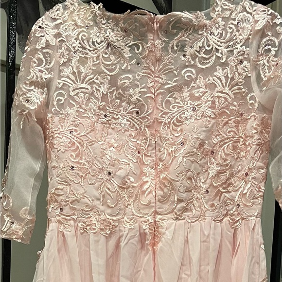 Mother of the bride dress never worn!!!! - Picture 3 of 5